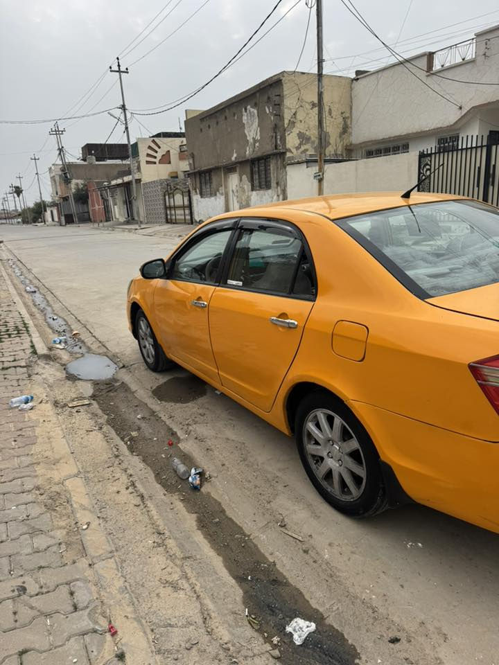 السلام عليكم 
جيلي موبل موديل ٢٠١١ تكسي 
رقم بغداد سنويه لغايه ٢٠٣٠ 
بطاقه بانزين كامل 
كير محرك كورلا 
المكان كركوك 
السعر ٣٧ بيه مجال قليل  ***********
 بيع مستعجل سبب ظروف ***********
