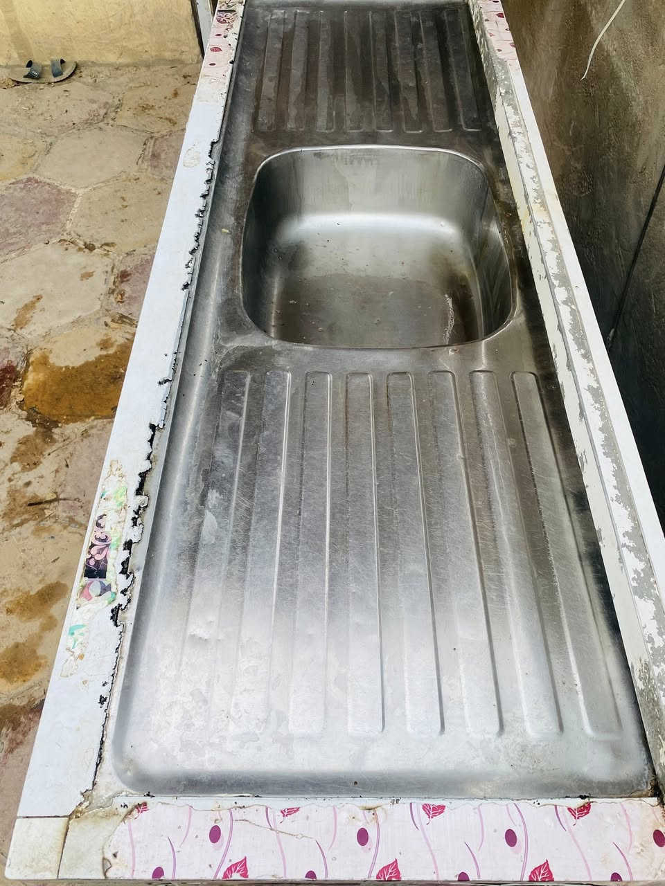 السلام عليكم كاونتر نظيف للبيع ب70الف وبي مجال وسنكي مالته درجه أولى قوي
مكان نجف كوفه شارع المعمل الاتصال ***********
