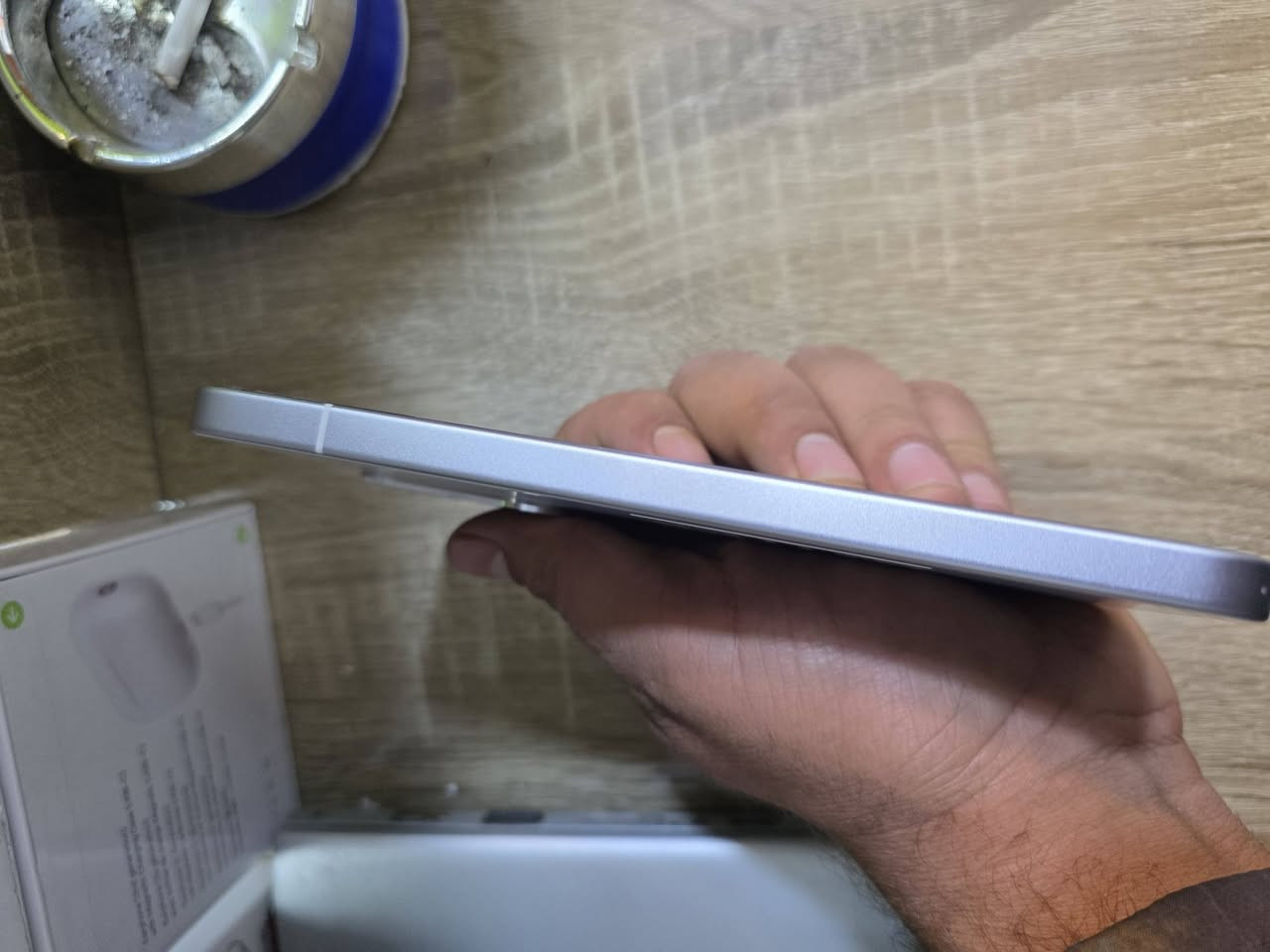 بوكو F7 ذكره 256
عشوايه 8 
السعر 300 
مكان بغداد ***********
