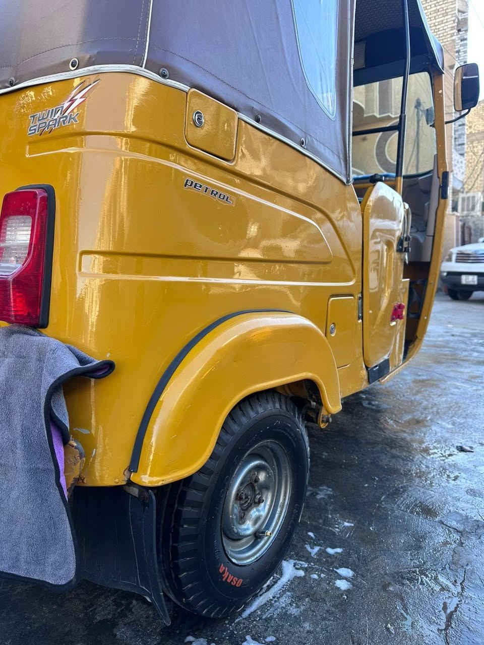 سلام عليكم تكتك البيع موديل 2021 رقم وسنويه مصبوغه عام
والسعر7350وبيه مجال *********** مكاني الشعب حي التجار
