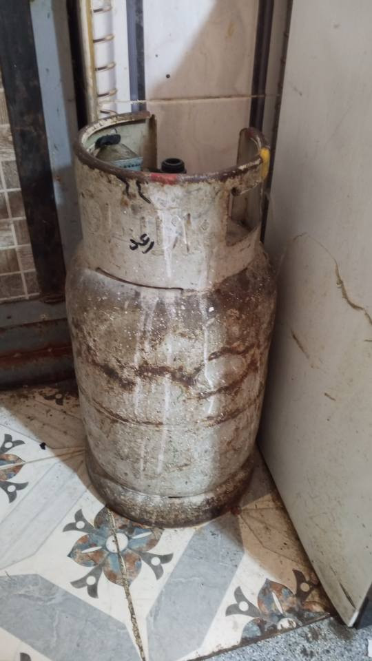 السلام عليكم
كاونتر سنك مرمر وملحق نظيف سعر 150 بي مجال 
غساله كرفت نظيفه سعر 60 بيها مجال 
قنينه عراقيه سعر 50 بيها مجال 
طباخ جديد ناره حلوة شغال فوك وجوة سعر 100 بي مجال 
مكان بغداد المشتل ***********
