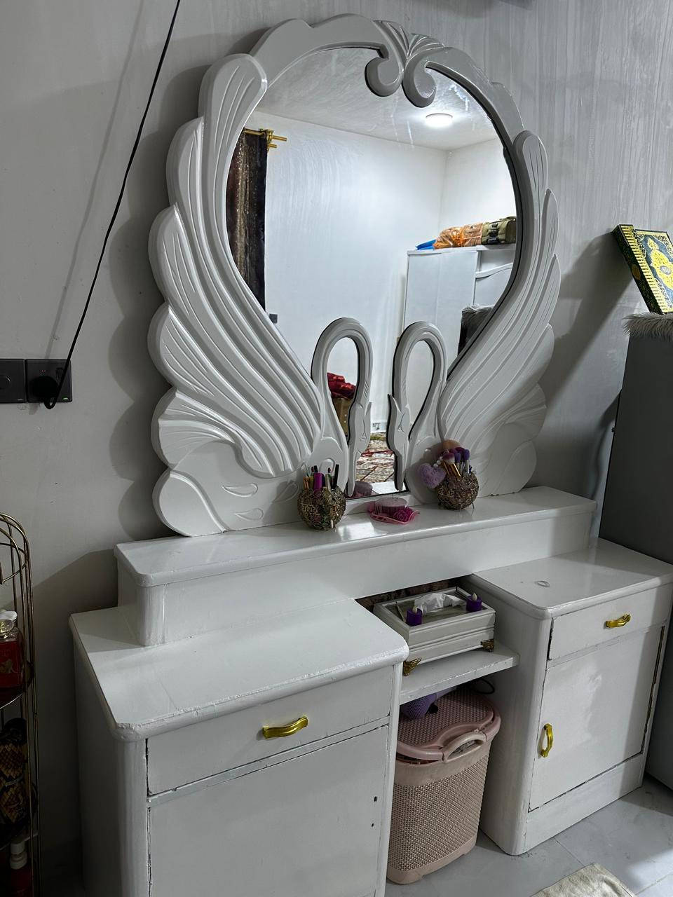 سلام عليكم غرفة نوم تزكام عراقي الجيل الاول اصلي الغرفه خير من الله نظافة شوفت عيونكم 
الكنتور 6باب +ملحق تعلاگه
الغرفه ضخمه بالحجم 
الصبغ درجه اوله لا يتكشط ولا شي 
مكاني :كربلاء
الرقم:***********
السعر:مليون وبيه مجال للشرايه معاجبتك لا تكسر بسعره التزكام العراقي اله رغابته وذواقته بالسوك 
لان ينام رغده بالقوه والمتانه
