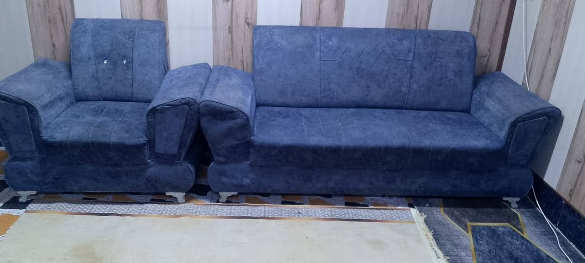 السلام عليكم تخم البيع نص عمر عشر مقاعد السعر 150 المكان الحسينيه رقم الهاتف الاستفسار ***********
