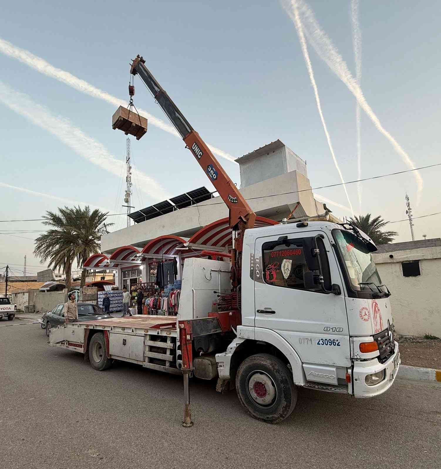 #الموقع_قضاء_مندلي

منزل اخر يودع انقطاع التيار الكهربائي 

على بركة الله تم نصب منظومة طاقة شمسية 

 المنظومة الاولى:-

تعمل  على تجهيز 24 امبير صباحي  و16 امبير مسائي

المنظومة تتالف من 
1-الواح لونجي بقدرة 615 واط
2- انفيرتر بقدرة  12 كيلو واط
3- بطارية ليثيوم 16 كيلو واط
4- قواعد حديد مغلون ثقيل مقاوم للصدا
5- بورد وقواطع Ac & Dc  وكيبل DC 

المنظومة الثانية :-

تعمل على تجهيز 64 امبير صباحي و 48 امبير مسائي 

المنظومة تتالف من 
1- الواح لونجي بقدرة 615 واط
2-انفيرتر بقدرة 12 كيلو واط عدد 2
3- بطارية ليثيوم بقدرة 16 كيلو واط عدد 3
4- قواعد حديد مغلون ثقيل مقاوم للصدا
5-بوردات وقواطع AC &DC

#ملاحظة / لانعمل ببطاريات التجميع الرديئة

ضمان البطارية 5 سنوات 

للاستفسار مراسلة الصفحة او الاتصال على الارقام التالية 

*********** 
‬ 0787 692 0212
