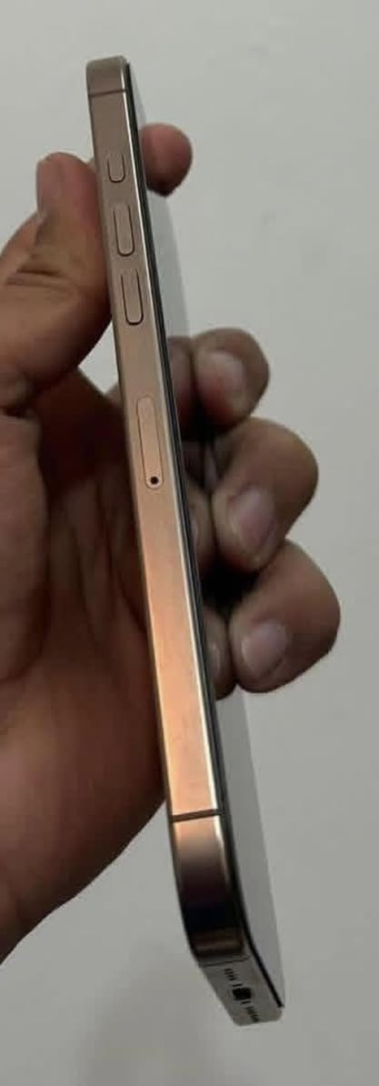 السلام عليكم اخواني أيفون 16برو ماكس ذاكره 256 بطاريه 100 مشحون112 الجهاز نضيف كلش كفاله عامه العنون السعر 1500الرقم*********** المكان محمودية
