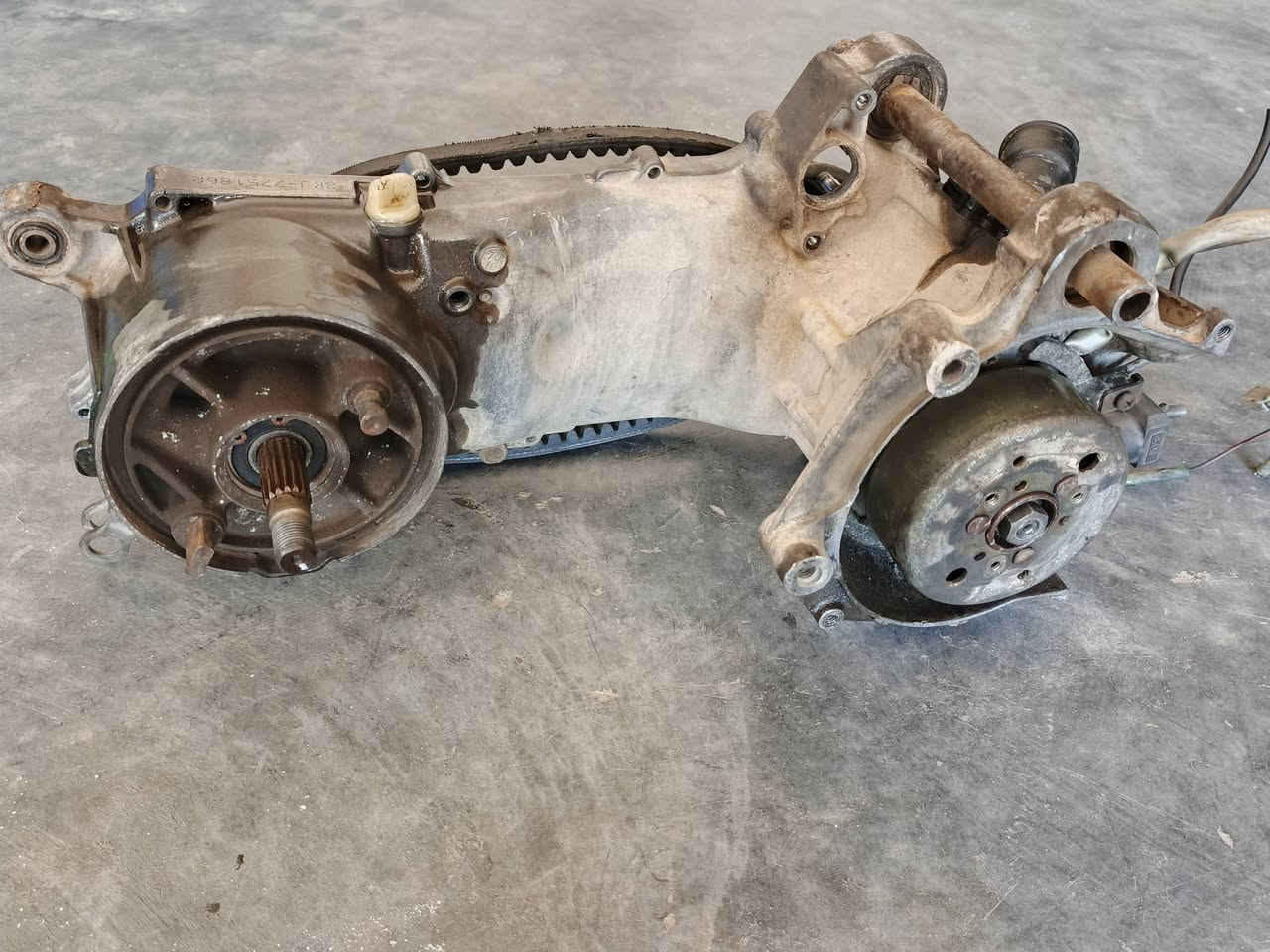 سلام عليكم
مكينه ياماها 60 كل انواعها 
مكينه فول ناعمه ملف شغال بيها كلج امامي وقايش 
سعر 40 مكاني كرمه الي يريدها يدخل خاص 
***********
