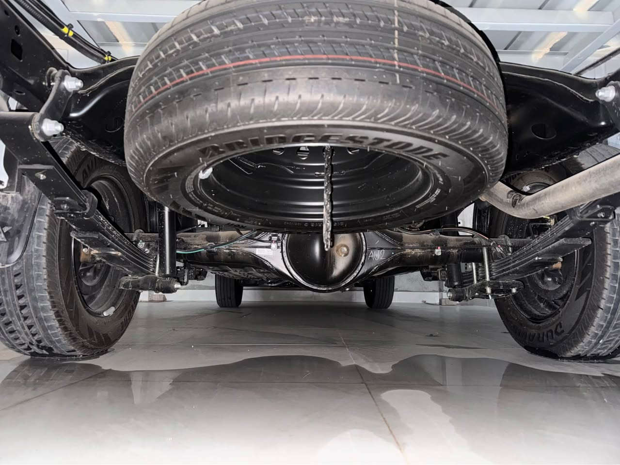 سەریارە هیچی پێوە نیە ماڵی دۆستە 
*********** Singapore
