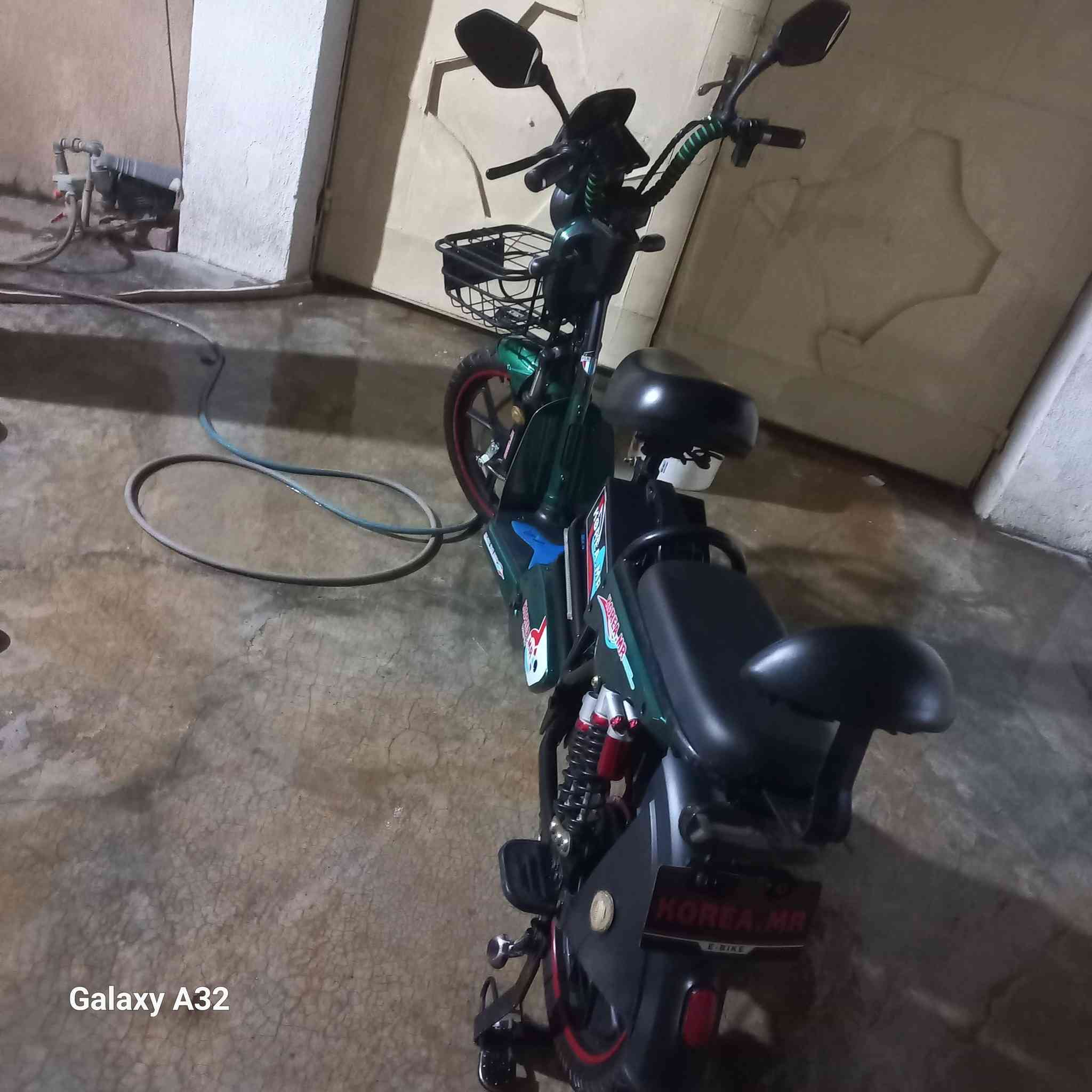 سلام عليكم ماطور شحن اللبيع نضيف حيل شغال كامل حجم ٢٠ بصمات ثنين سويجات ثنين شحن الوحدة يمشيك 60كيلو تشغيل عن بعد بلوتوث اشاير يمين يسار دبل إشارة سعرة 400وبي مجال اللطيبين وهذا رقمي ***********
