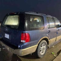 فورد اكسبديشن موديل٢٠٠٣رقم بغداد شرط التحويل السعر 50وبيها مجال بسيط م...