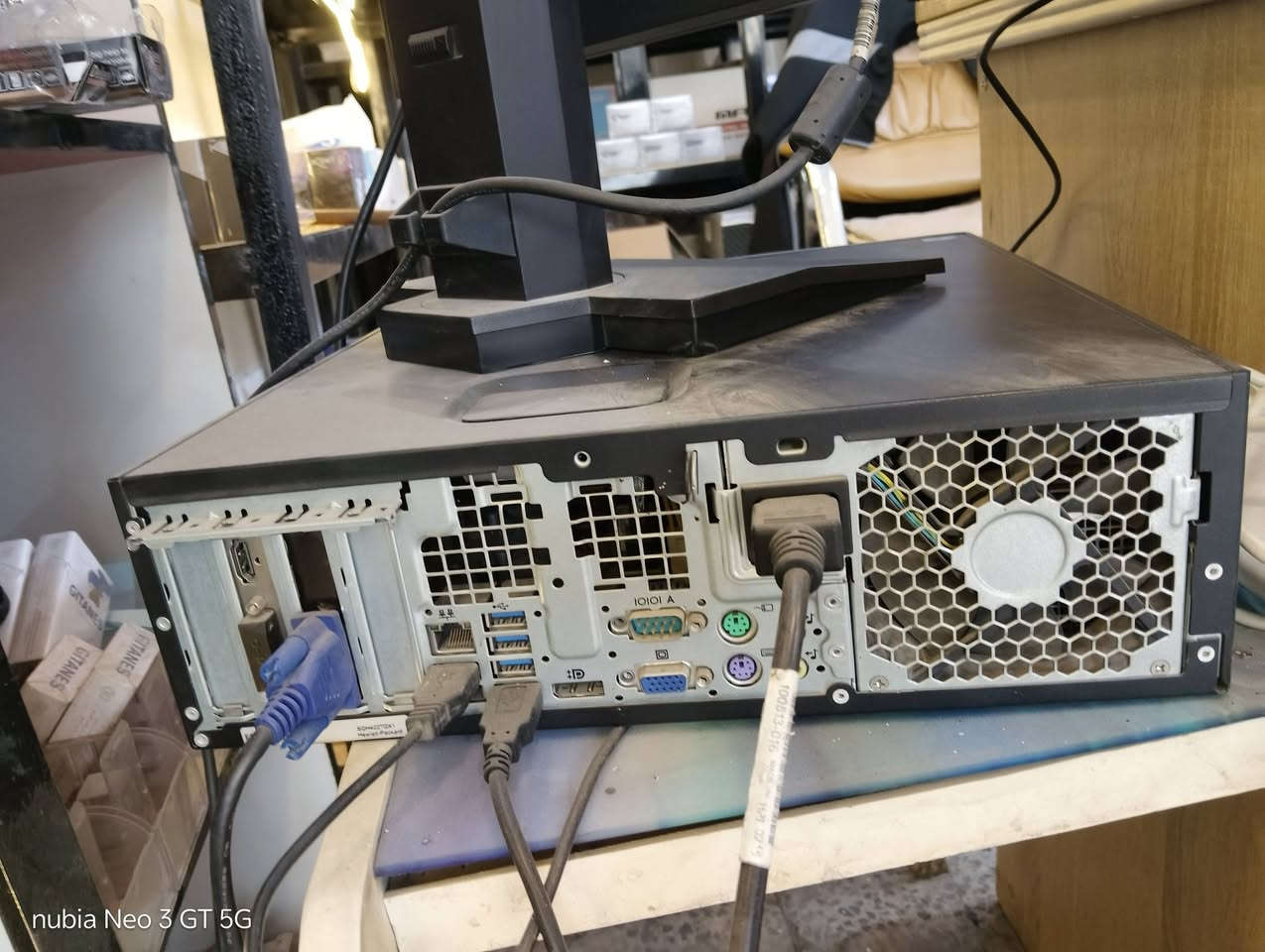 سلام عليكم اخوتي جمعه مباركه 

دسكتوب pc  شركه hpللبيع بسعر مناسب 

الكييس منضدي صغير الحجم 
معالج core i 7 الجيل ٦ 
هارد 1tb
رام 8 كيكا 
عليها وندوز 10 برو مع برامج مكتبيه 
تحتوي منافذ hd و vga و 6 usb
بيها جهاز انترنت من شركه tp link
ماوس و كيبورد جاهز سماعه داخليه 

الشاشه acer قياس 24 
دوار 90 درجه 
تصعد و تنزل حسب رغبتك 

اكو تفاصيل اضافيه بيها برنامج جديد ما مستخدم 
مال كاشير و محلات اضافه الى ذراع باركود مرفق بالصور 

للاستفسار ***********
العنوان بغداد الرصافه
