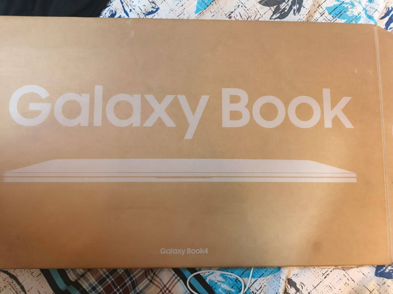 السلام عليكم لاب توب للبيع جديد ما مفتوح بالكرتونه 
Samsung Galaxy Book4
(شاشة 15.6 إنج، i5 جيل 13، رام 8GB، SSD 512GB، كرت شاشة Intel Iris Xe).
سعره 600


**إذا كنت صاحب هذا الإعلان وتريد حذفه لأي سبب، رجاءا أرسل رسالة إلى الدعم الفني**