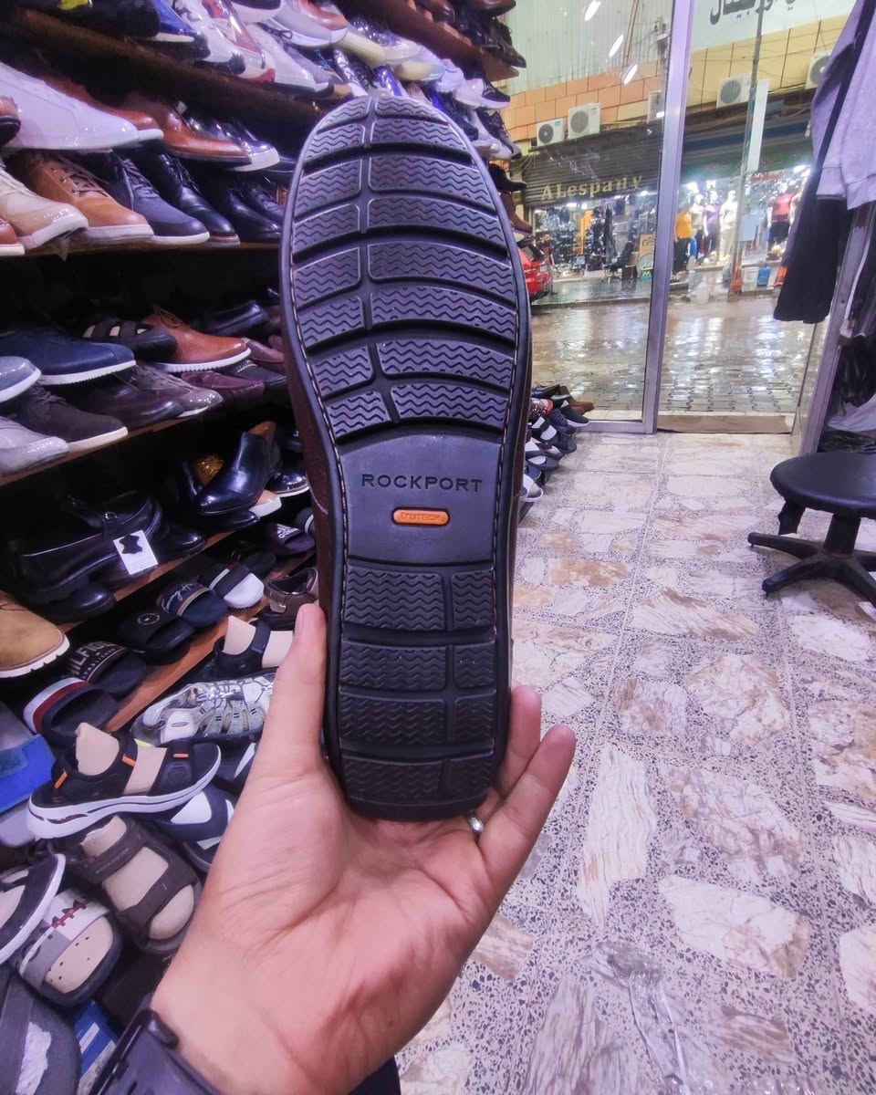 ماركة ROCK PORT 
قطعه جديدة أصليه اورجنال قياس ٤٥ 
طول القدم ٢٩ 
صناعة برازيلية 
قطعه طبيه جدآ مريحه وخفيفه الوزن 
السعر ٦٥ شامل التوصيل 
مكان كرادة داخل مجاور دايموند مول في فرع علاء حداد محل الأيطالي الايطالي


**إذا كنت صاحب هذا الإعلان وتريد حذفه لأي سبب، رجاءا أرسل رسالة إلى الدعم الفني**
