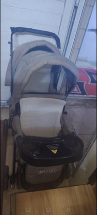 عربانة اطفال نفرين  حالة ممتازة  السعر ٧٠  مكاني بغداد 07722649093