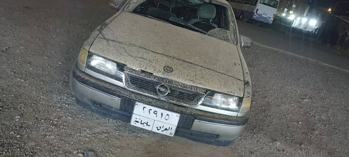 اوبل ڤگترا 1990 اوتو 20  لون فضي///***********//*********** كركوك, العراق
