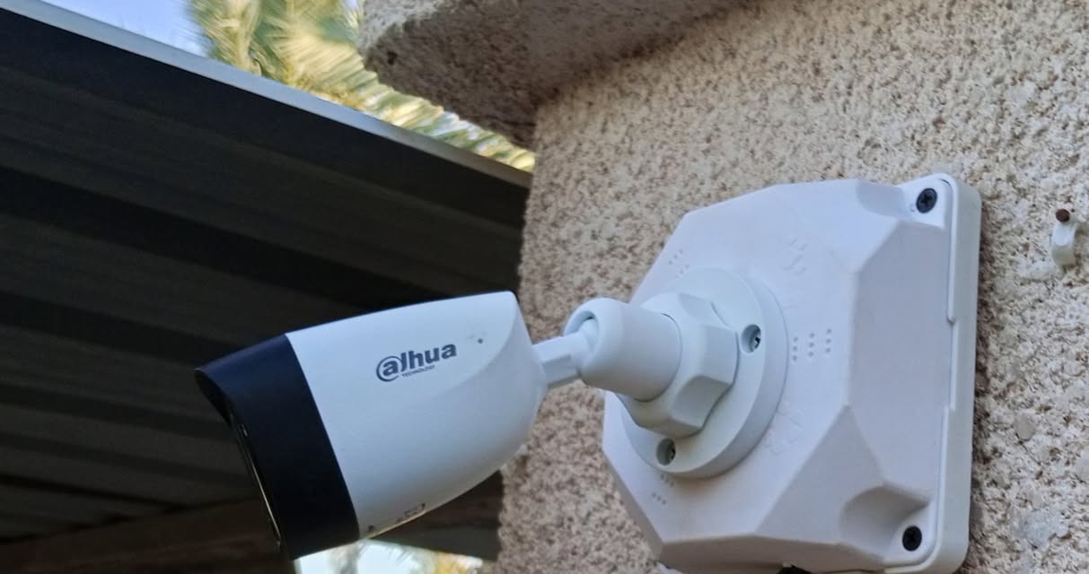 #سلام عليكم 

(الحمدالله تم تامين بيت 🏡  في كربلاء 

#منطقه الحسينية

 كامرات تجميع عدد 8 شركة داهوا 
دقه 2 ميگا اصلي صورة وصوت دبل فلاش

وتم ربط المنضومه على هاتف المنزل 🏡
 
▪️مع ضمان سنه حقيقي صيانه واستبدال 

 ▪️نصب حترافي👌 ودقه في العمل 💯💯 

🔴ملاحضه اماكن الكامرات حسب طلب زبون

للاستفسار ***********

🔴ومتوفر جميع انوع الكامرات الاصلي وكاله 
 تجهيز ونصب وصيانه جميع انواع كامرات 

🔴#والعمل في جميع مناطق كربلاء وبغداد 🛻

🔴ومتوفر كشف مجاني للموقع.
