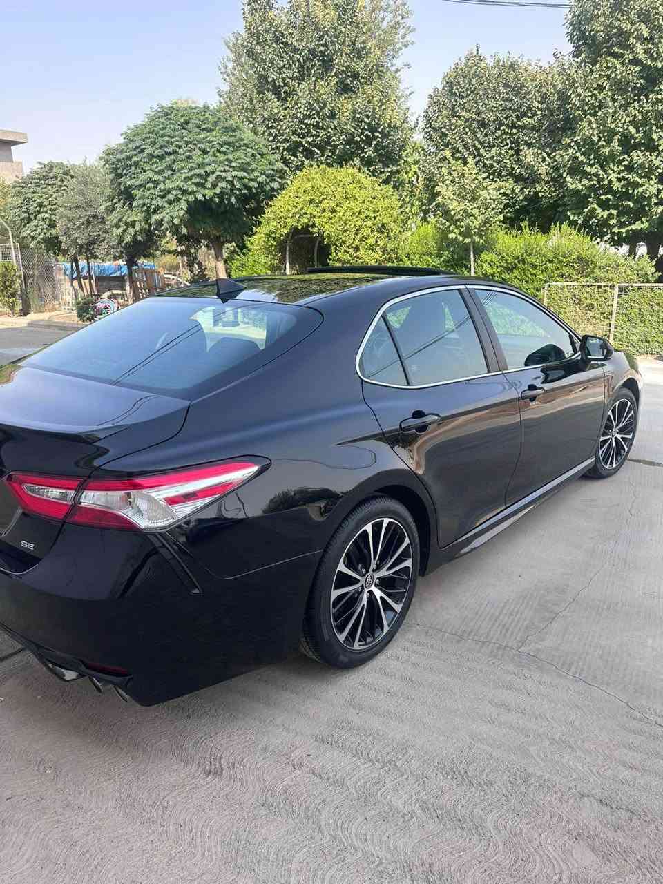 toyota camry 2020 se

2   پارچە بۆیاخ بي ناوگرتن  ،سەیارە زۆر جوان ..
مکینی  ٤   بستۆن مةكينة 2.5  مةرخوب
  تەنها 72  م  رۆشتوە… گێڕ و مەکینە بە شە رت …
سلايت ، سوکان فولیوم ، تحديد سرعة
شاشة و كاميرا ، حاس  دوا ، تەبریدمركزي  ، بلاجیکتۆر  ، eco ، نیو جلد ،شاشە تەبرید 
سەنەوەی تازەیە  .. یەک دینار مەسرەفی نیە
*********** السليمانية, العراق
