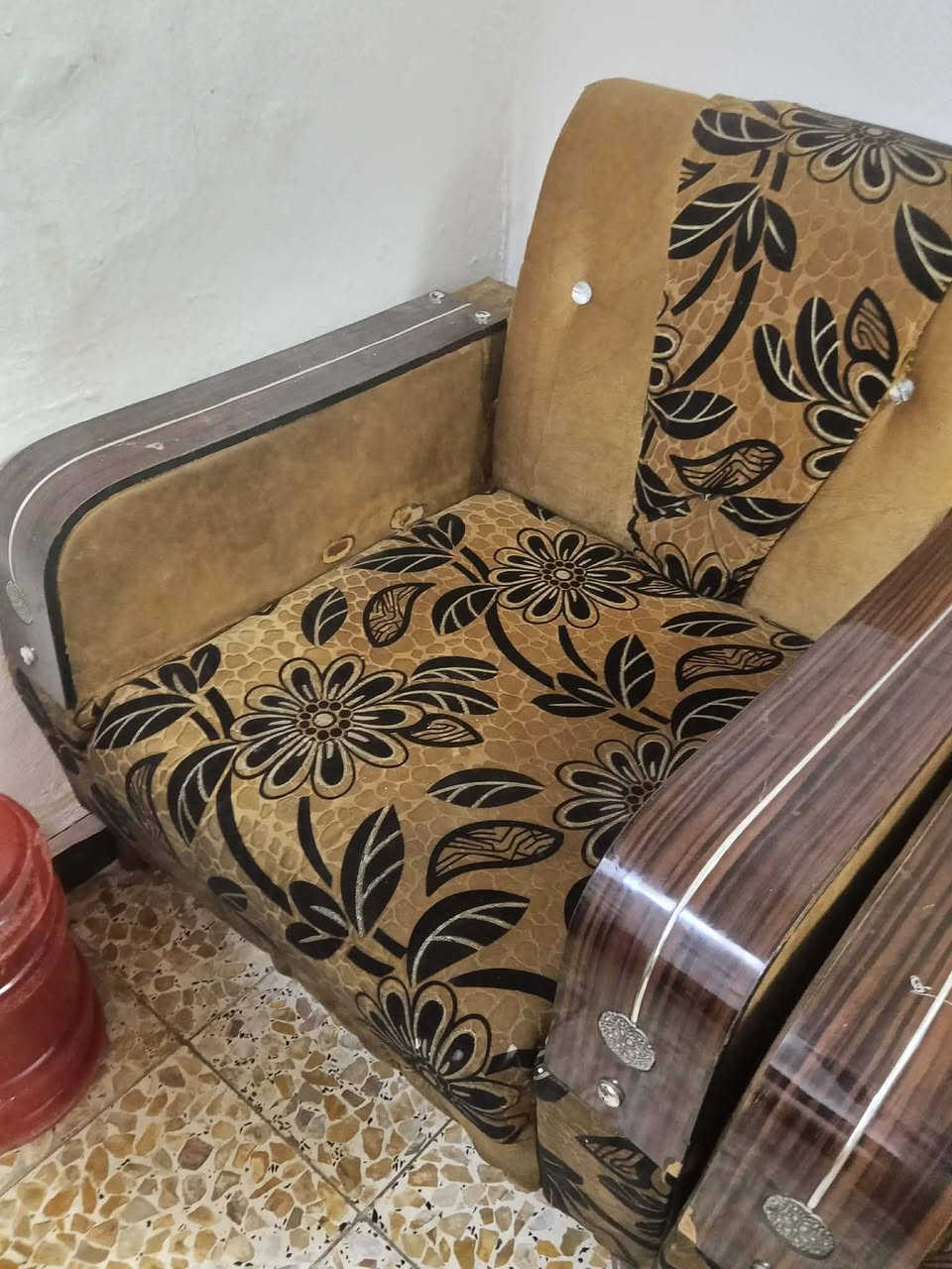 تخم للبيع قنفتين كبار وثلاث كراسي ب150 بي مجال مكان بغداد زعفرانيه شارع الصوره


**إذا كنت صاحب هذا الإعلان وتريد حذفه لأي سبب، رجاءا أرسل رسالة إلى الدعم الفني**