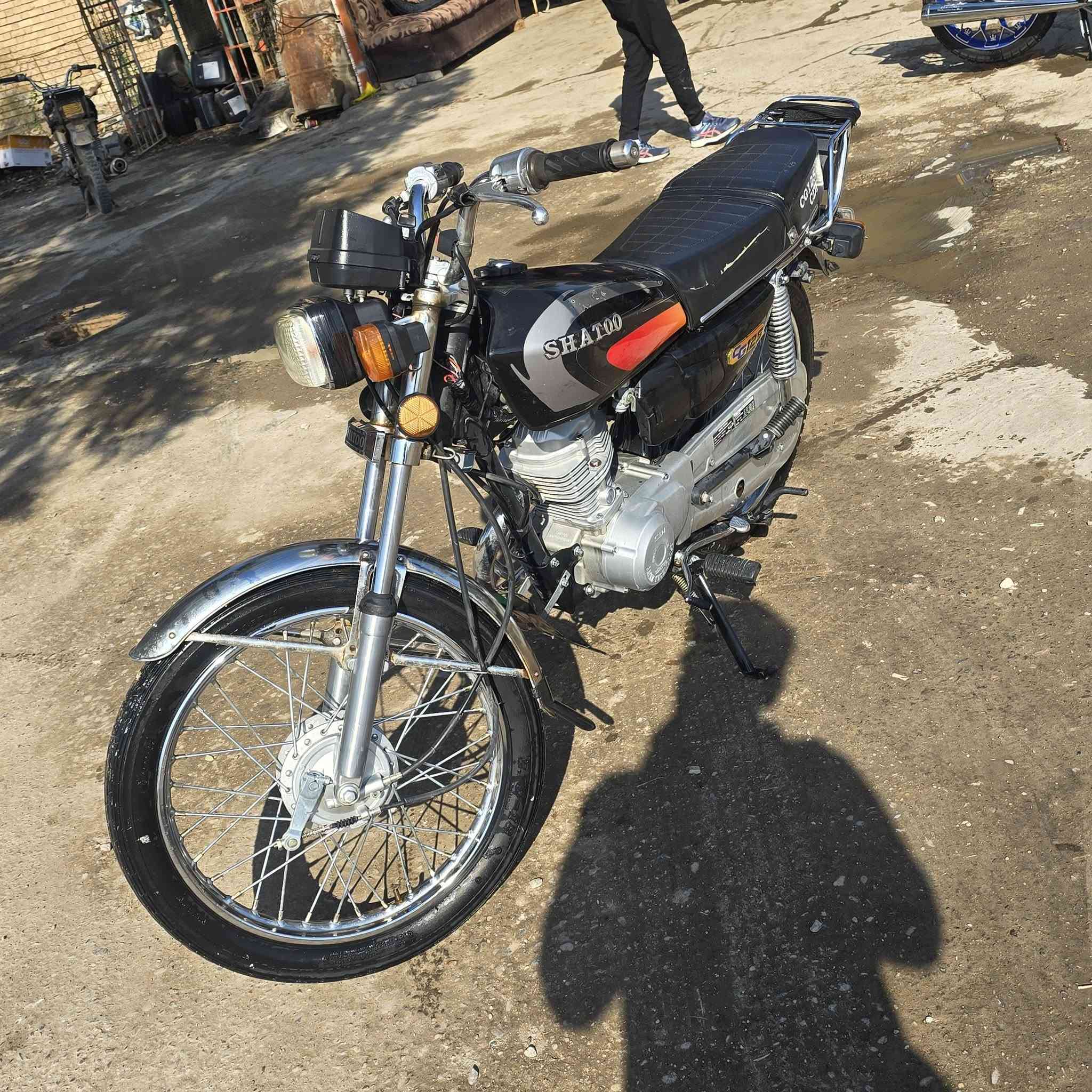 سلام عليكم ماطور اربعه كير اسمه شاتو يراني اصل ماطور كاتي سليماني موديل 2011 الماطور نضيف كلش كاهربايت كوله شغال وياه 9 أوراق كامله اصولي ويه لوحتين كاتي سليماني الشراي يتصل ***********
