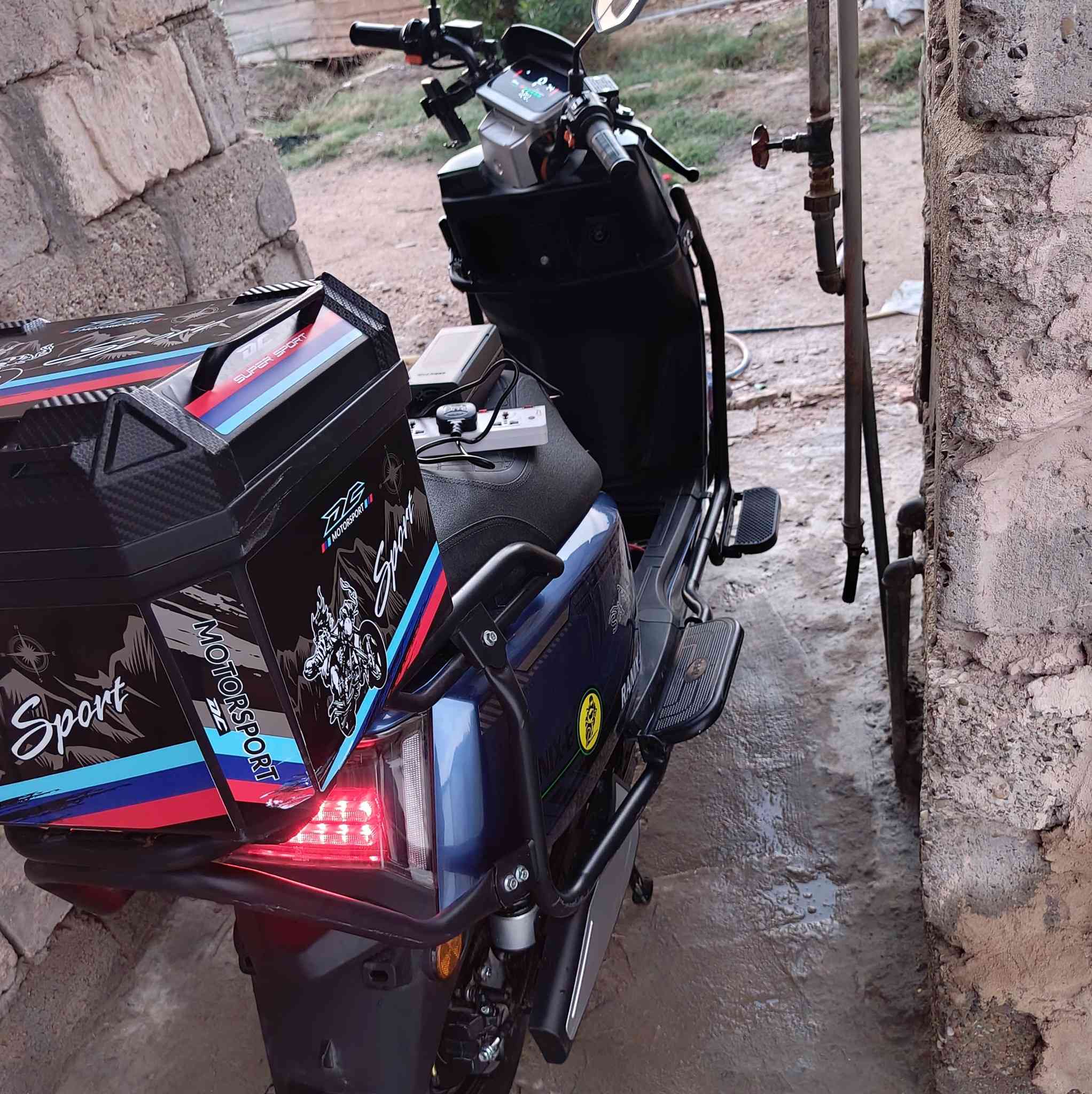 سلام عليكم 

دراجه شحن للبيع

رانكس موديل2025

عدد البطاريات6 لايت عالي ناصي
 
دراجة مامتعوبه ماخذهئ لشغل بس 
قبل 4اشهر ماخذهئ

ملف2000 مثبت سرعة 

السرعه الحقيقيه80 

نضام الرجوع للخلف 3نمر 

مشتريهئ1650بل قسط 

قيم السعر بل يرضي الله اذا 
عجبني السعر ابيعلك

المكان البياع/الشرطه الخامسه اسويب
 
***********/***********بي واتساب 
متواجد 24ساعه
