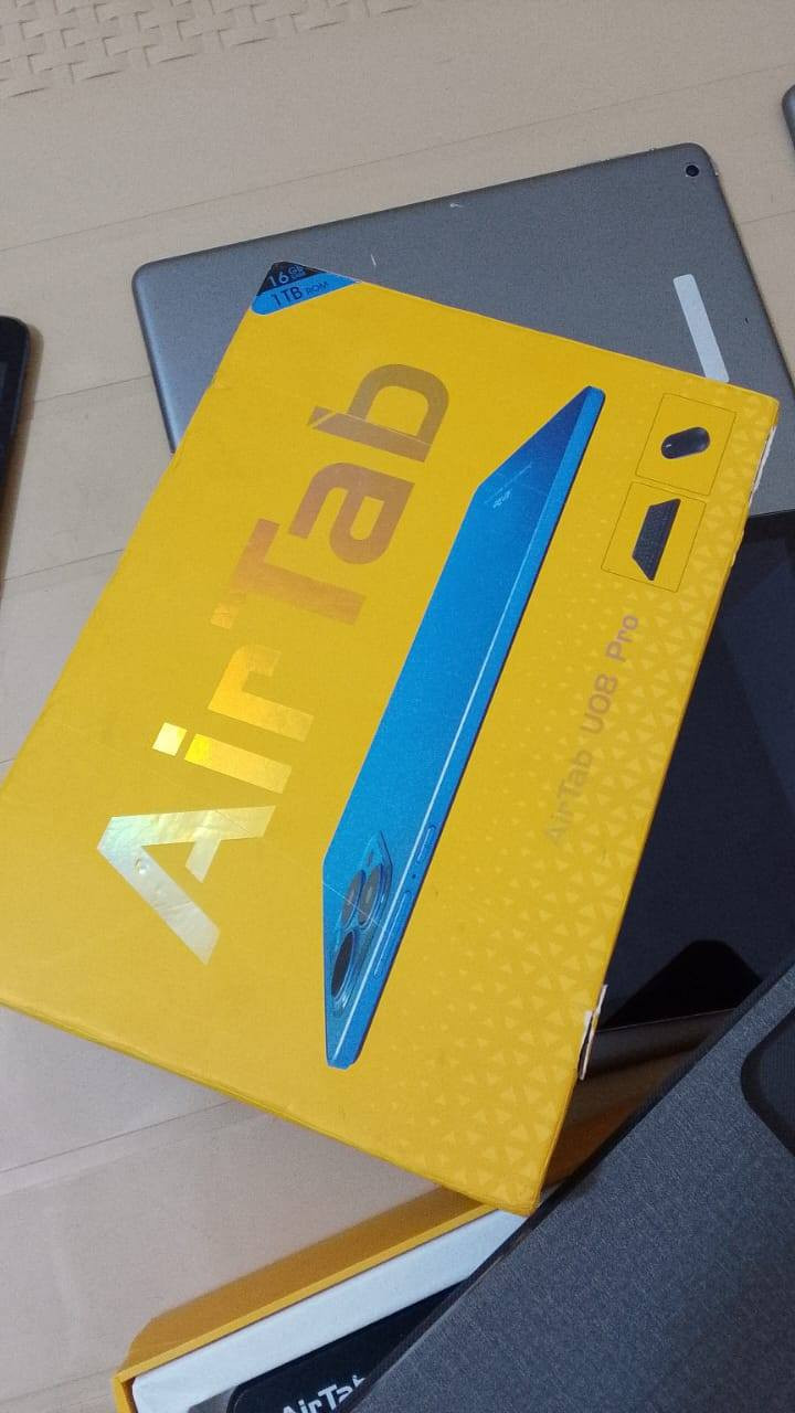 تابلت استخدام يومين ايباد و ماوس و كيبورد و شاحنه كلش حلو للدراسه و أو جهال كلش حلو السعر 90 مكاني العبيدي ***********
