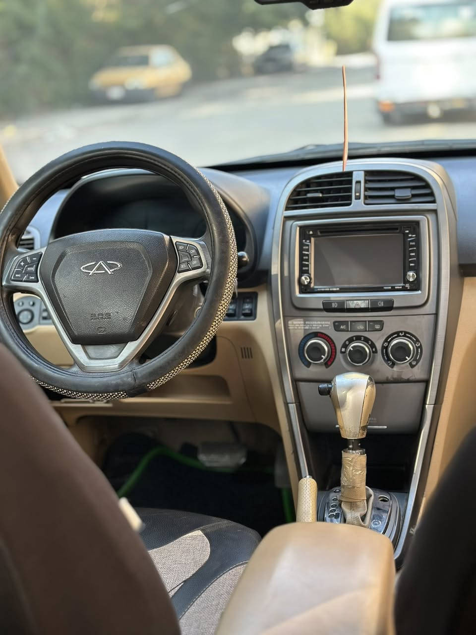 السلام عليكم
(بيع مستعجل) 
سيارة تيكو 2014 
كير ميكانيكي
رقم بغداد
ماشيه 116 الف
الضرر جاملغ وباب صفحة السائق
كير محرك مكفول 
مكان السيارة بغداد الحرية السعر 61ورقة وبيه مجال
الاستفسار ***********
