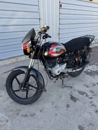 دراجه للبيع بوكسر كلاسك مديل 2022 مرقمه مكينه وكير مكفولات كهربايات كا...