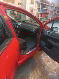 بيجو فرنسي • ٢٠٠٦ • مكينة وجير مكفول