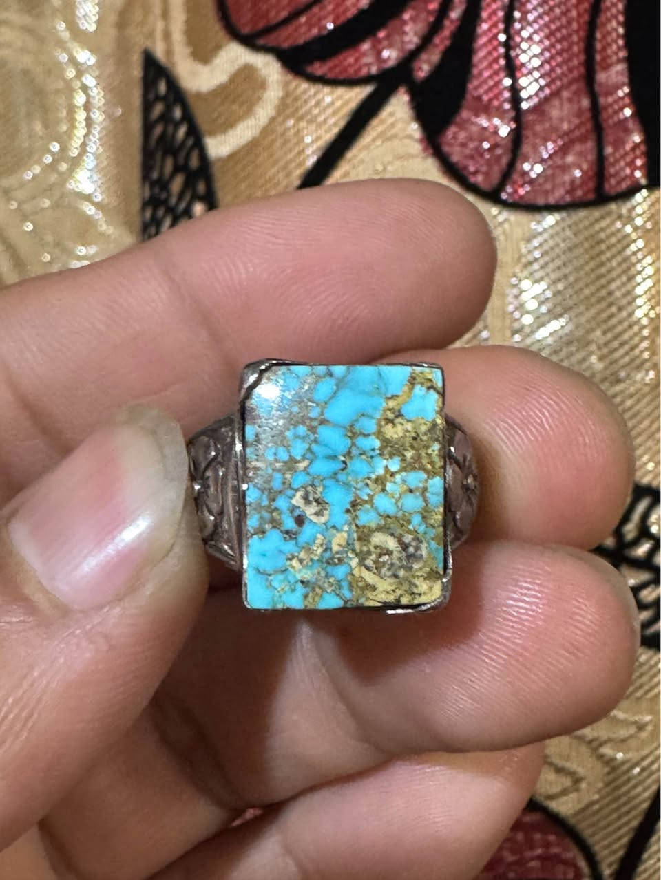 اللهم صل على محمد وال محمد 
خاتم رضوي نيشابوري قطع مربع قديم
قطعه في منتهى الروعه والجمال
مصاغ يدوي قديم فضه عيار 925
مقاس الخاتم 23
يوجد توصيل كافة محافضات العراق البصرة, العراق


**إذا كنت صاحب هذا الإعلان وتريد حذفه لأي سبب، رجاءا أرسل رسالة إلى الدعم الفني**