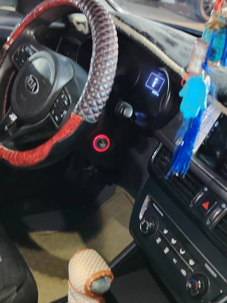 سياره اوبتيما وارد أمريكي موديل ٢٠١٦ لون سلفري جاهزة من كلشي تخم تاير جديد حداديه جديده منضومه تبريد ميكانيكي جديده بدون دوانز رقم سياره ذي قار دولي سنويه ٢٠٢٩ سعره 128 ورقه وبيه مجال بسيط مكان السياره سماوة //قضاء الرميثه
السياره بسمي مداور ثاني يوم
(صور الحادث كما موضح بل صور في أمريكا )
رقم الجوال //***********
