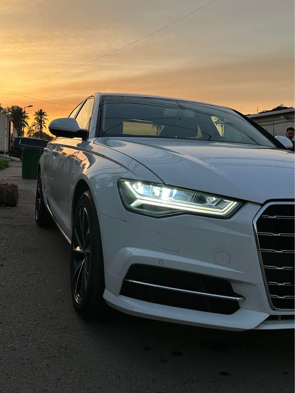 للبيع اودي A6 موديل 2013 خليجي وكاله سردار محدث 2017 قطع اصليه 
فل مواصفات محرك 2.0 توربو 
تبريد مناخ منفصل امامي وخلفي 
شاشه مخفيه 
تحكم بإنشاء وضعيات القياده 
بردات خلفيه بيبان  و جامه خلفيه 
مواصفات هواي بيه كشنات الاماميه كهرباء وخزن هواي مواصفات بعد .
للاستفسار الاتصال 
***********
***********
السعر 132$ بغداد, العراق
