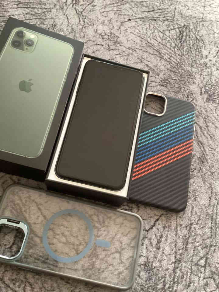 عيني شباب لحد ينطي كلمه وميجي هسه تواعدت ويا واحد البارحه وادك عليه ميشيله الشراي يكون كد حجايته وليورطني ويا العالم 11 برو ماكس جديد امانه الله اول منزل. جبته ولحد هسه عندي مال بيت ذاكرت ت64 بطاريه 74 سعره 310 مع توصيل داخل بغداد كامل ملحقات رقم ***********
