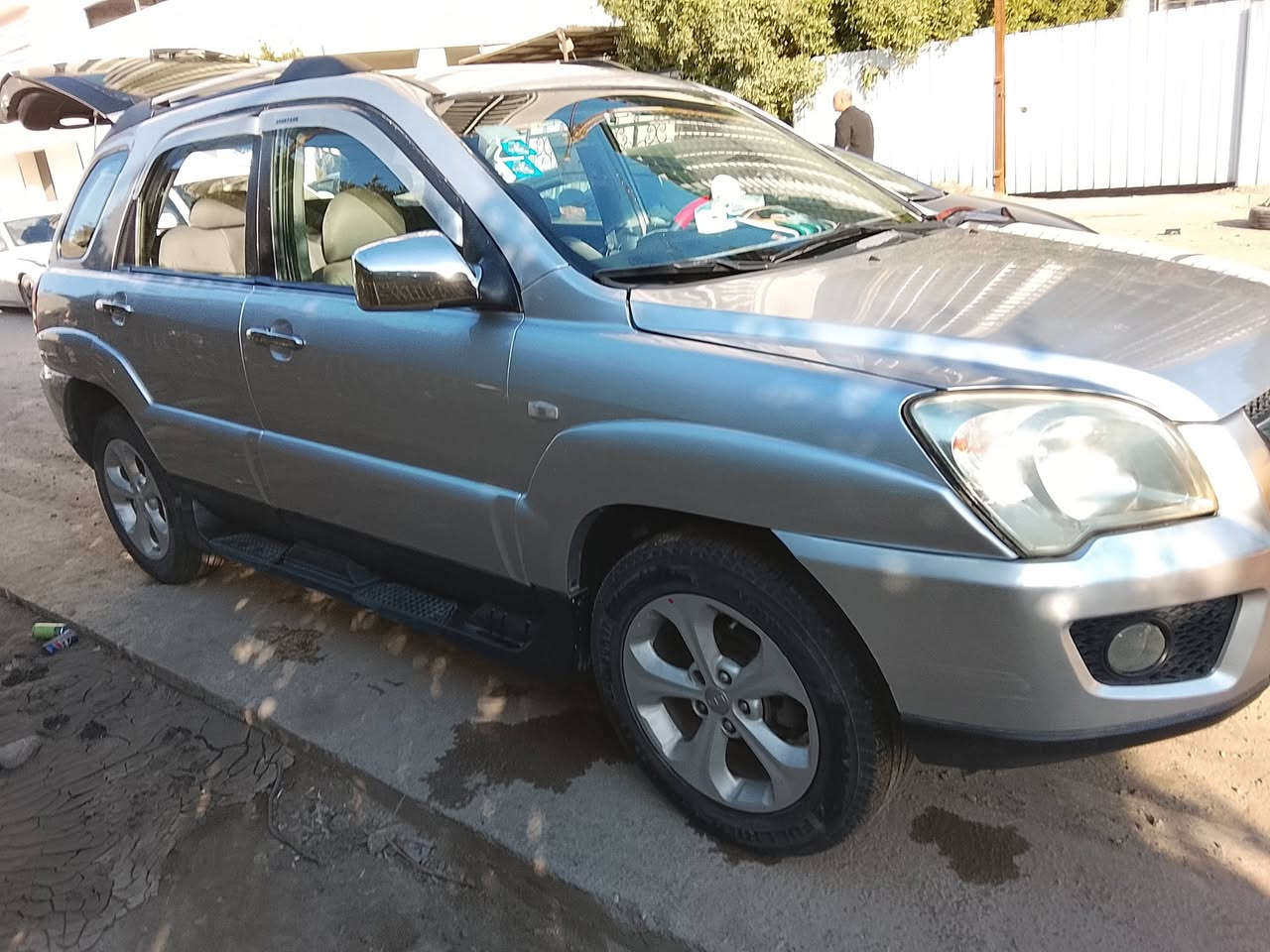 سبورتج خليجي مديل 2009
نضيفه مابيها اي نقص سياره حلوه مال جناي محرك 2000
دواخل حلوه كشنات جلد سياره معروضه 115
وبيها مجال حك الجيه 
***********
