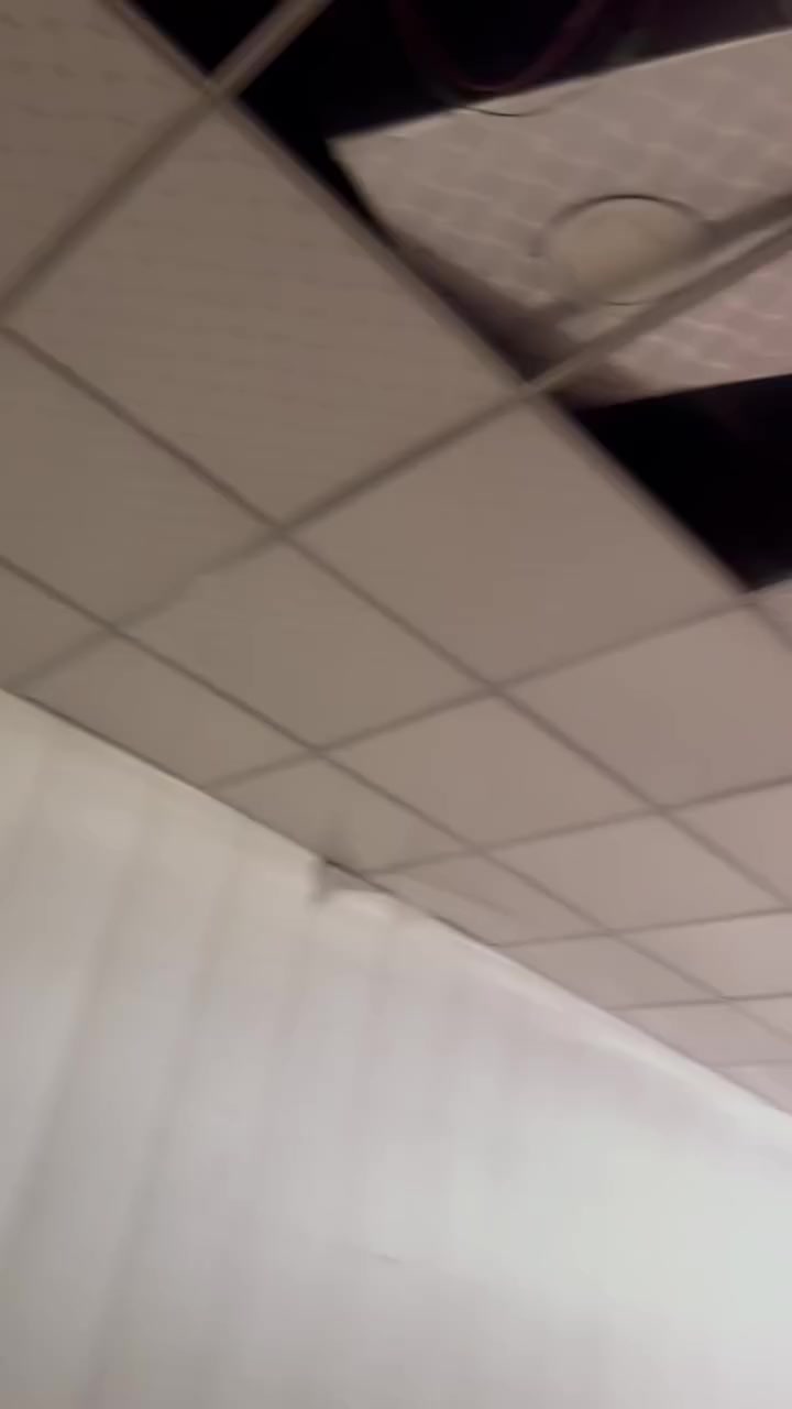 السلام عليكم
سقف ثانوي للبيع غير مثقوب سبورت لايت 450 قطعة
والي مثقبات سبورت لايت 100 قطعة 
 
، للاستفسار ***********
