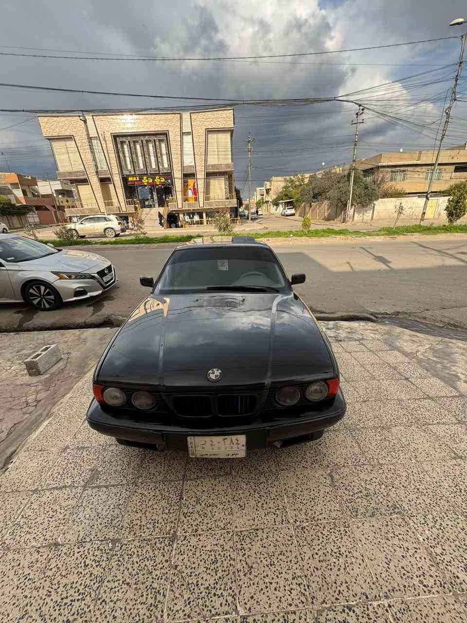 موديل. 91/.           525i
رقم نينوى 

صبغ عام ضرر جاملغ خلفي 

بجم عريض دخاني

تبريد تدفئه

طخم امامي جديد

خلفي جديد نقص لوي فقط

مكينه خير من الله 

كير بي طبه صغيره من ثاني لثالث فقط

اربع جامات كهرب 

قفل مركزي 

باتري جديد

تايرات جدد 

غرفتها جديده 

ربل بواب جديد

ترايها يخبل 

السياره مكانها موصل حي صديق او ملايين ثانيه 

الاستفسار *********** وتساب فيس متواجد 

ماعجبك المنشور لاتعلق وسعر خاص وتدلل لاتكتبلي بل تعليق السعر والسعر
