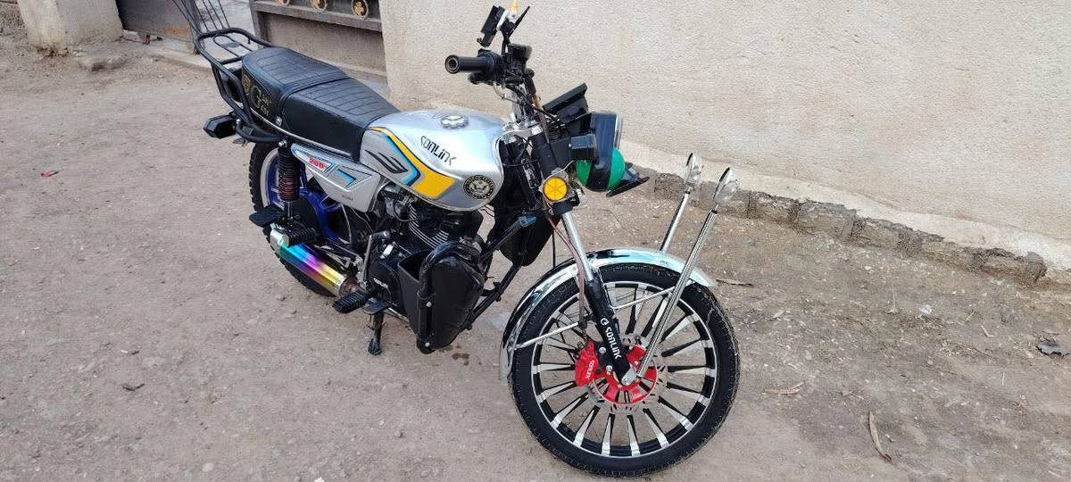 سلام عليكم دراجه للبيع سونك موديل 2025 دراجه مكفوله من كلشي المحرك 200CCبلادي مامفتوح شلعه ومعدل 🔥 صالنصه رياضي كهربائيات كلهة شغاله السعر750وبيهة مجال 
العنوان محموديه 
***********

الخاص مفتوح
