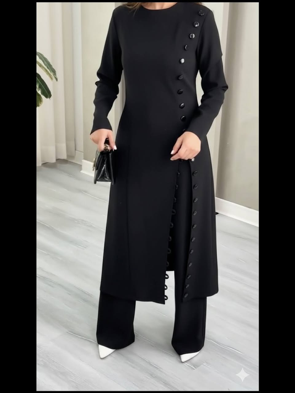 طقم قطعتين . قماش لينين جكار ايطالي .
من ارقى وأفخم الاقمشه الصيفيه الايطاليه .
طول الكيلوت 105 سم عرض 28 سم
الكيلوت يجي من الظهر لاستيك 6 سم
من الامام كمر وسحاب والجيوب شغاله
طول الجاكيت 130 سم مبطن بالكامل
قالب راهي .
جميع القياسات متوفره.
42 44 46 48 50 52


**إذا كنت صاحب هذا الإعلان وتريد حذفه لأي سبب، رجاءا أرسل رسالة إلى الدعم الفني**