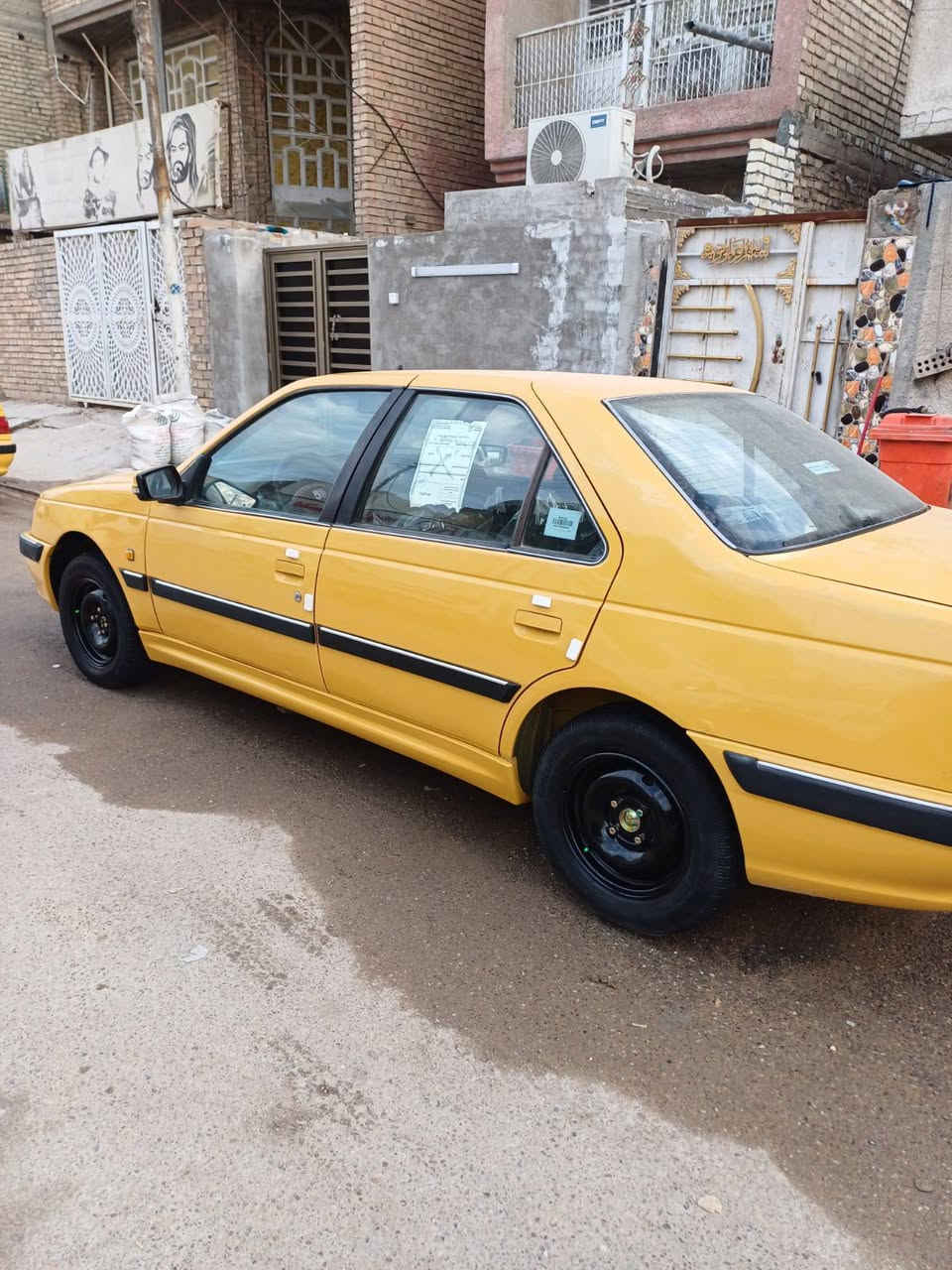 السلام عليكم 👋
بيجو بارص 2013 عفالة عامة 
لاضربة ولا صبغ ولا خياس 
السيارة جديدة ممتعوبة كلشي بيهة بلادي  على وضع الشركة 
مكينة وكير خير من الله تخم تاير جديد 
صدر خلفي امامي جديد 
تبريد تدفئة كلة جديد 
السيارة مابيهة نفص 
مصفرة هيئة وغرامات 
عارضهة 46 وبيها مجال قليل 
ممتواجد عل نت اتصل وبيك خير ودلل ***********
