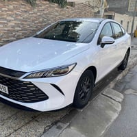 بي واي دي كن بلاس 2025 داخل ابيض مرقم وكامل ماشيه 700 كيلو بعده عله وض...