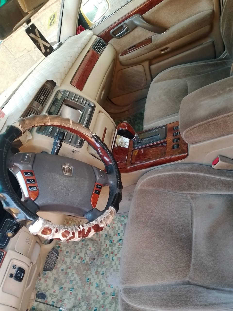 سلام عليكم ملكه موديل 2005 رقم بغداد احمر مراوس بفتون موصليه  ولاستفسار انتصل ***********
