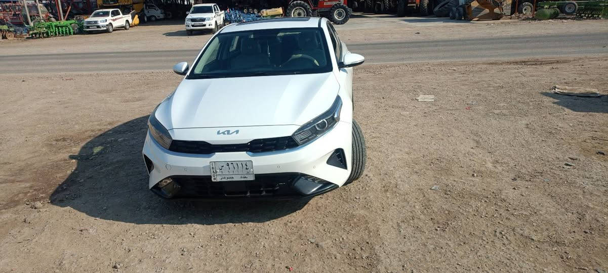 السلام عليكم للبيع سياره نوع سيراتو موديل 2022رقم بغداد موضفين ستقطاع مباشر السيارة مكينه 1600مري شفط فتحه داخل لونين تبريد قطعتين السيارة مكفوله من صبغ بيه بارد بصيط كلش السيارة ماشيه 144الف تخم تاير امامي خلفي صدر جديد كهربائيات كله شغال سياره ماتصرف عليه الف دينار مكان السياره واسط قضاء الزبيديه لاستفسار اتصال على الرقم التالي ***********
*********** ابو احمد السعر 145وبيه مجال للطيبين مكلف بل نشر
