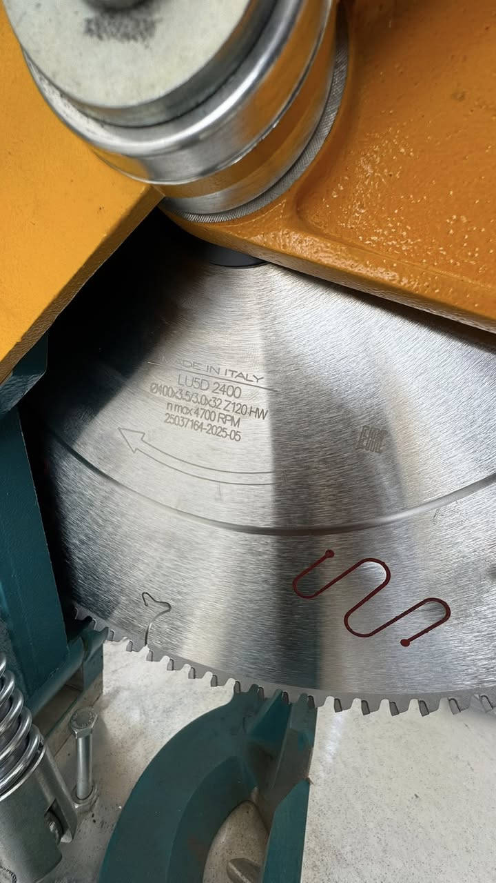 كتر ارسلان تركي حجم 400 ملم جديد غير مستخدم طك كارتون الملف نحاس 100‎%‎  القرص ايطالي اصلي 
السعر 1500 $
بغداد ، الدورة
*********** 
واتساب ، اتصال
