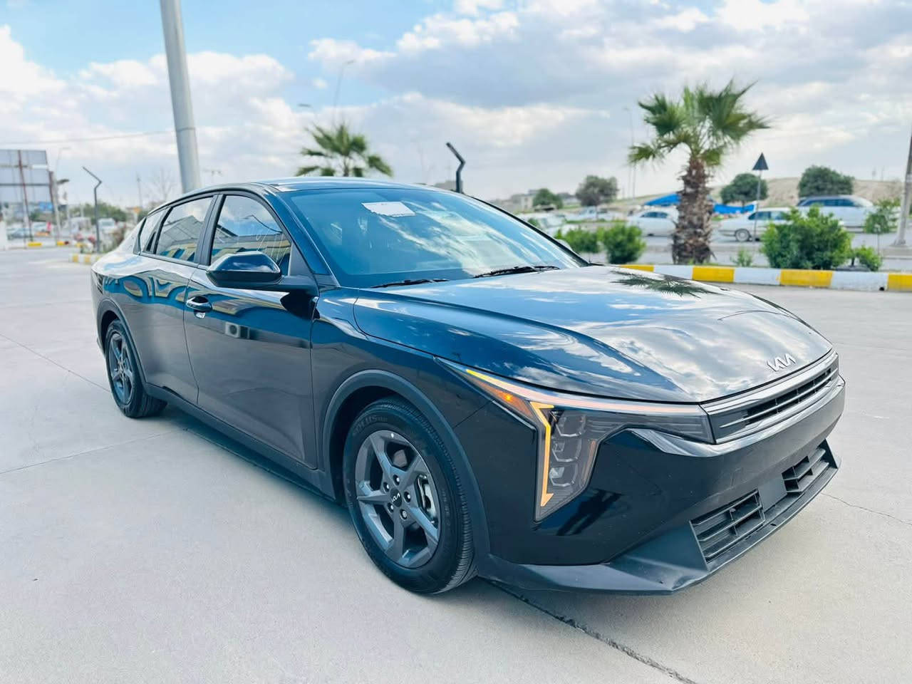 السلام عليكم
كيا K4 الشكل الجديد 2025🖤
2025 KIA K4 LX
محرك 2000 دوش المرغوب
بدون صبغ ✅
بدون ايرباك✅
بدون تبديل ✅
صور حادث موجوده 👇🏻

موصفات LX
شاشه ايباد عدد ٢
تشغيل عن بعد
رادار جانبي
تحديد مسار
رادار امامي
رادار خلفي
توقف ذاتي
قياده ذاتيه
شاشه كار بلي +اندرويد
سايد بريك بصمه
اوتو هولد
نظام سبورت ونورمل
تحكمات ستيرن 
وهواي بيها مواصفات

السعر  149ورقة بدون رقم ( تترقم شمالي )
واتساب / ☎️ *********** 📞
العنوان / اربيل ( معرض اربيل كارس )

