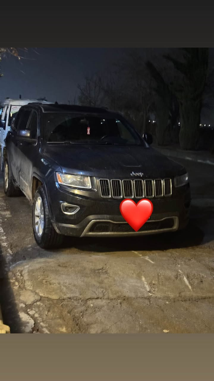 ٢٠١٧براوه دوبه ى
٦بستون ده بل ئه كسل 
شاشه كه وره ئيكو  سى دوكمه
گير شه فت فول ماسه فاته به س سلايت نيه
گيرومه كينه ده بل ئه كسل كاره باى هه موى به شه رت مالى مه ده نى به شه رت يه ك دينار مه سره فى نيه مالى دوسته ٢٢٠هه زار رويشتوم عمول ليدانى نيه بوياخى نيه سه ياره كه لوك لوكه      
88$
***********واتساب بشدار, السليمانية
