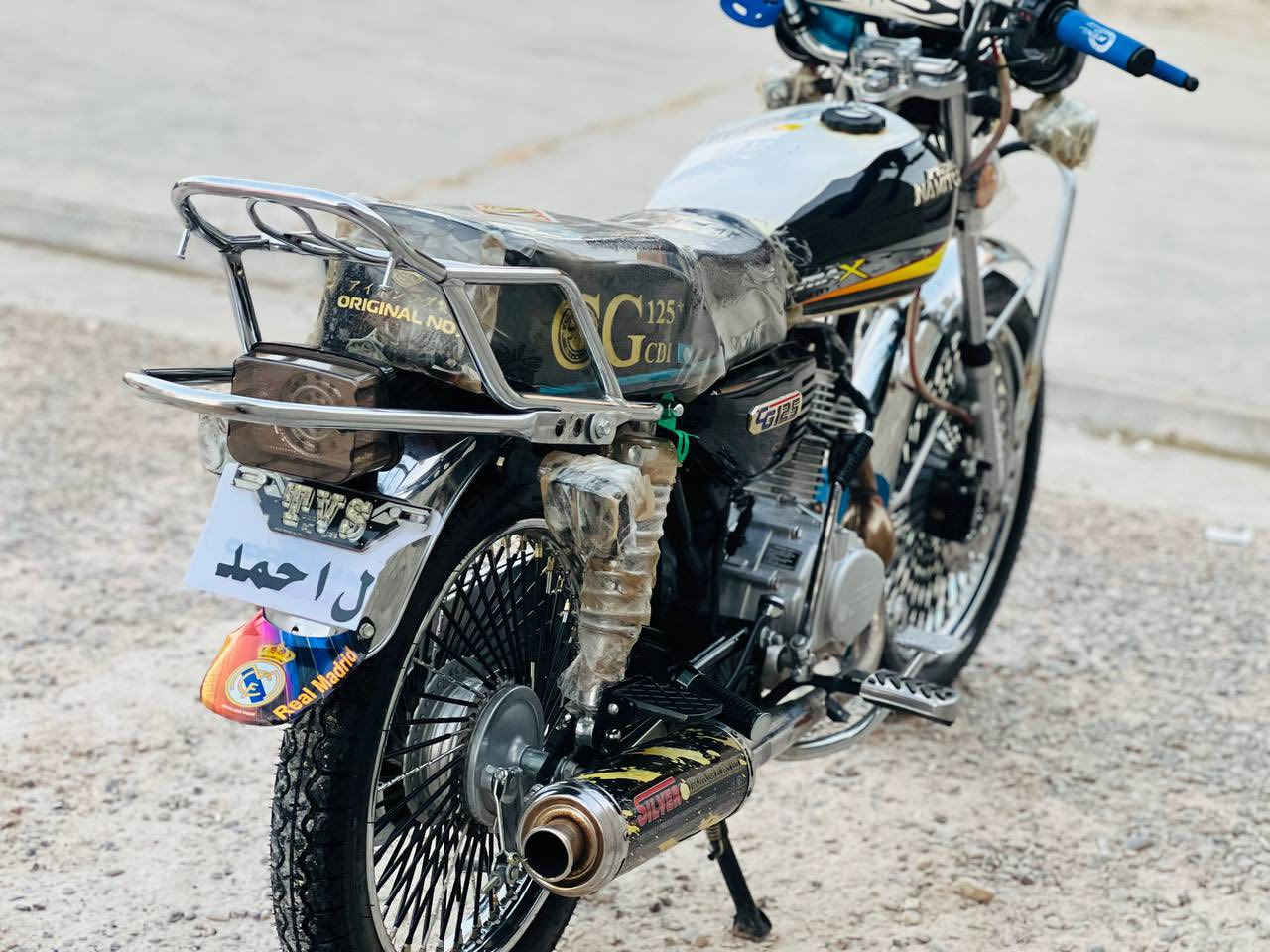 السلام عليكم دراجة نامة للبيع موديل 2025 أربعة كير محرك شرط النضافة اوراق كاملة كهربائيات كاملة فولل مواصفات دراجة نضيفة وما متعوبة رقم الموبايل *********** غير متواجد بل خاص
