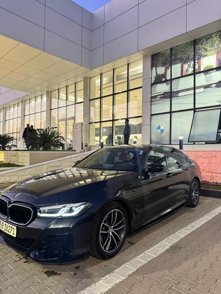Bmw 2023
520M package German 
ام باكج بلادية السيارة وارد المانيا فول مواصفات
سويچين وضمان دولي

الرقم اربيل وتحويل ثاني يوم وبيها تضليل 80% بكتاب يمشي بكل مكان بالعراق

بيها صبغ بالصندوق من يم الرقم ومكانات بسيطة جدا تعديل

محرك السيارة 4 سلندر توين بور تربو بسعة 2.0L 

المسافة المقطوعة 48,000 كيلو

السيارة فول مواصفات 

اضاءة LED متحرك 
رادار كبير

حساسات 360 

كامرات 360 

 بردات  

دخول ذكي 

نقاط عمياء 

فتحة سقف 

السيارة مابيها ربع مصرف وتبديل دهن بالعروش

الداخلية نظيفة جداً 

 مقاعد جلد مشمشي 

تحكمات ستيرن

ستيرن جلد 

شاشة 

اضاءة داخلية بيانو 

انظمة قيادة 

نظام الاصطفاف الذاتي

كير ومكينة وصدر وكلشي بشرط

السعر ٣٤٥ ورقة

للتواصل ***********
