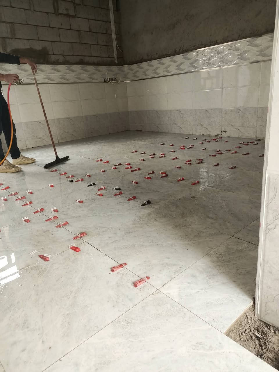 جزء من اعمالي  كاشي بورسلين ازاره بايات سيراميك جداري متفرغ حاليآ
***********
***********
