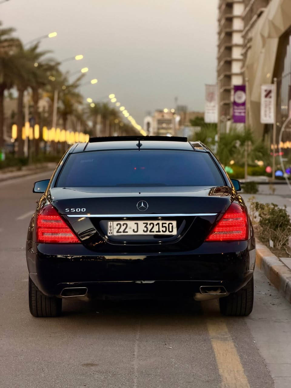 السلام عليكم 
للبيع مرسيدس S500 وارد خليجي BCM موديل 2011
محرك V8 تنفس طبيعي
فول 1/1 اعلى فئة VIP
باب طويل السياره جديده ومتقارن بالباقيات مغلفه ppf وبيه كتاب تظليل مال اربيل الى شهر 12 شغال باسم صديقي 
تحويل ثاني يوم فحص وهزه جديد
قطعه 1 صبغ(بسبب شخط)
جاملغ خلفي فقط الباقي مكفول وكير ومحرك مكفوله 
ماشيه 135 الف كيلو حقيقي والسيارة جديدة لوك احلى من الصور 
مواصفات بانوراما بصمه ناضور ابوب شفط جنطه كهرباء كاميرا 4كشنات مومري وكهرباء ومساج  طالولات خلفيه شاشات خلفيه 5بردات سيدي جنجر سستم صوت هارمن كاردن تحكم ستير كامل وستيرن كهرباء تلفون خلفي مع ريموت عدد 2 للشاشات  
كشن السائق داينمات لايت دينماك حساسات اماميه خلفيه وبعد بيه هوايه مواصفات للبيع رايده(230)$
 وبيه مجال بسيط للشراي مكانه اليرموك 4شوارع او مجمع الايادي *********** بغداد, العراق
