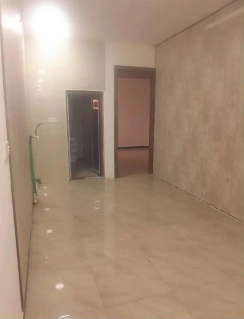 بيت طابق ثاني للأيجار بناء حديث 🏠 مساحه ١٥٠م . يتكون من :. صاله كبيره + مطبخ + غرف نوم عدد ٢ + حمام عدد ٢ ،، 🏠 الطابق الثاني معزول بدرج خارجي عزل تام من خزان ماء عدد ٢ وسخان وماطور ماء وخط مولد ،،، جاهز للسكن🏠 الدفع شهر بشهره ،، السعر قفل ٥٠٠ ،،،، قفل ،،،،، قفل ،،،،،، 🏠🏠🏠🏠🏠بدون دلاليه 🏠🏠🏠🏠🏠
🏠مطلوب عائلة صغيره رجاءاً🏠
الموقع حي الجهاد ديوان المخابرات شارع ٦٠ قرب مدرسة الروان ،،، للأستفسار الأتصال على الرقم *********** يوجد واتس آب
