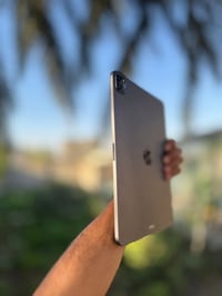 ايباد ١١ برو • ٢٥٦ • قابل تفاوض