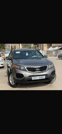 سورنتو 2013 امريكي  بيه صبغ  صفحه السايق وجاملغ وبنيد  بسمي رقم جديد ه...